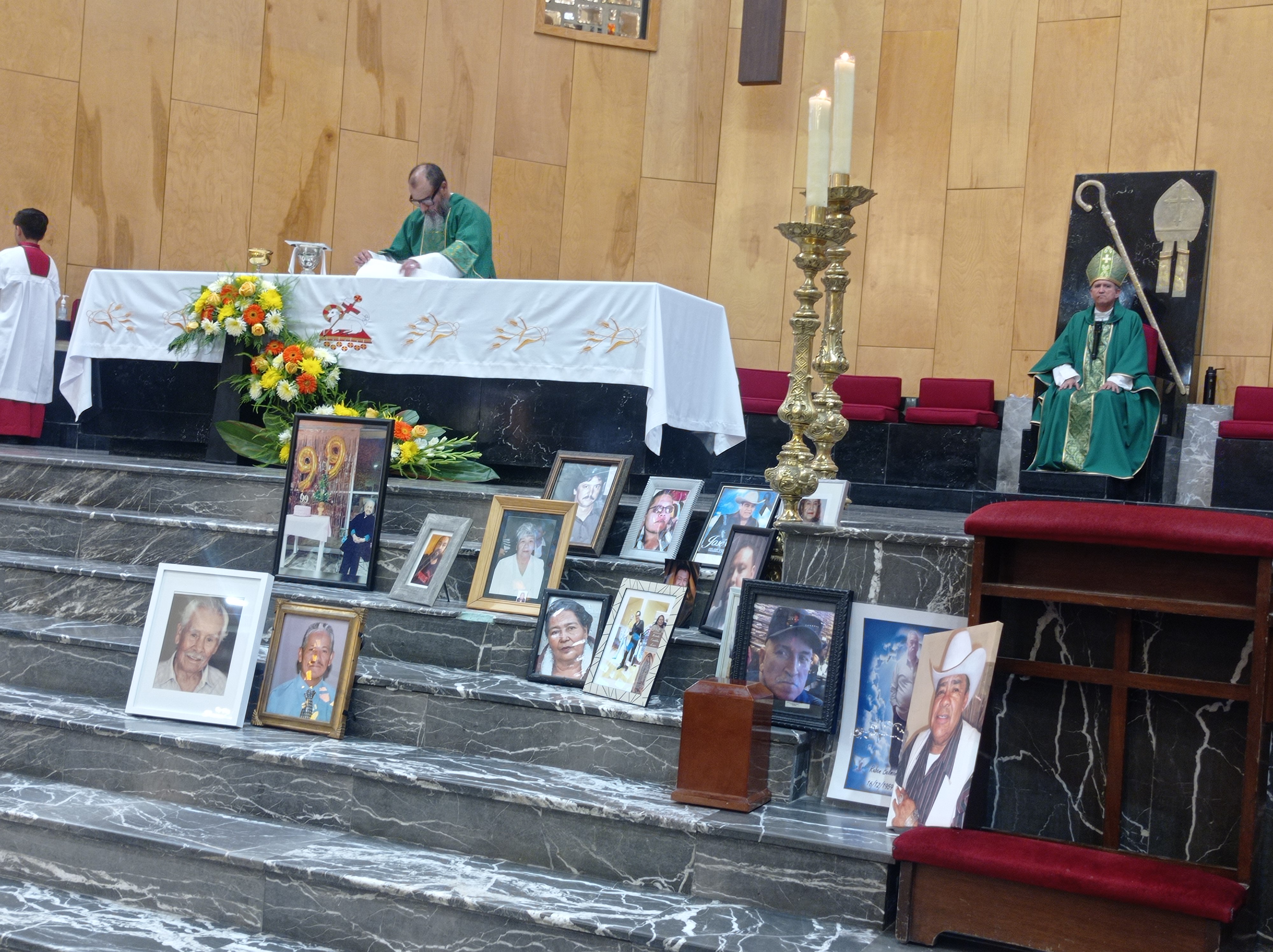 Elevan plegarias por el eterno descanso de las víctimas del Crematorio Plenitud.