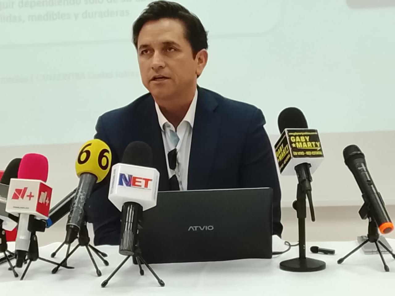Prevé CANACINTRA retrasos en seguimiento de obras tras divorcio en el CCE.