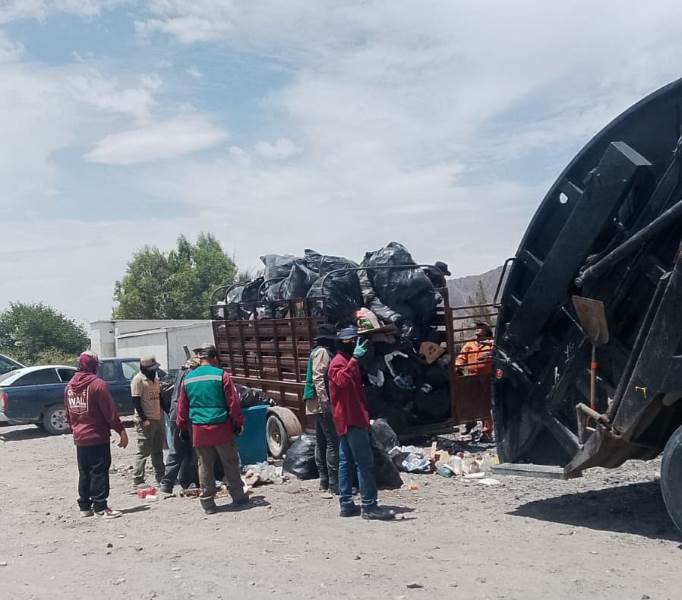 Realiza Dirección de Limpia jornada de mantenimiento en espacios públicos de Samalayuca