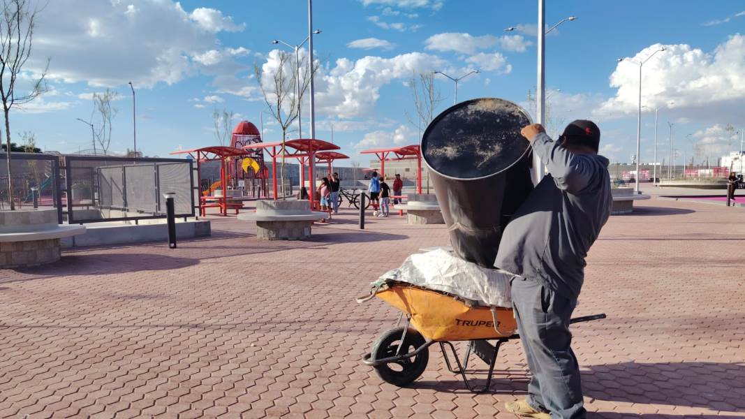 Dirección de Limpia mantiene trabajos de mantenimiento en el Parque Suroriente