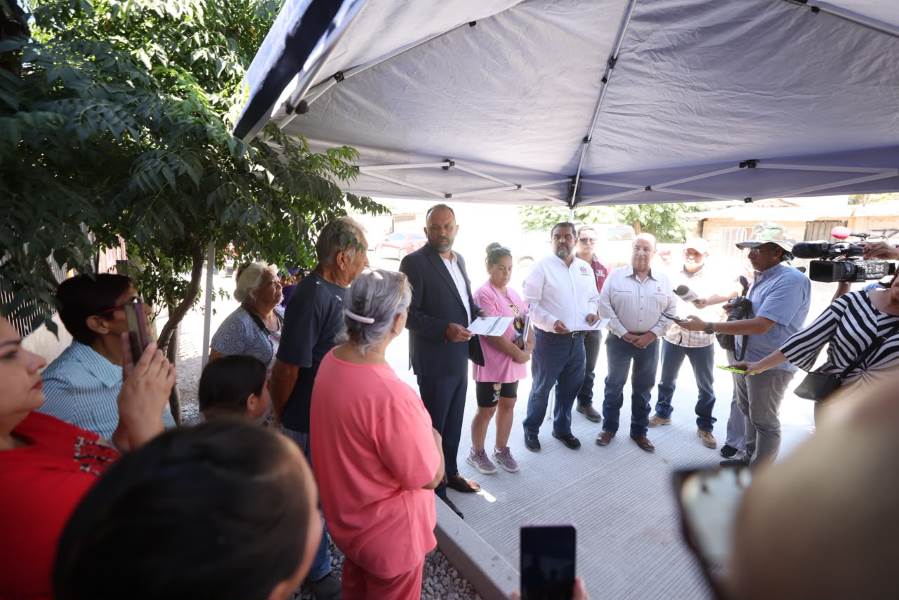 Entregan pavimentación de la Rosendo Calles en la colonia Héroes de la Revolución