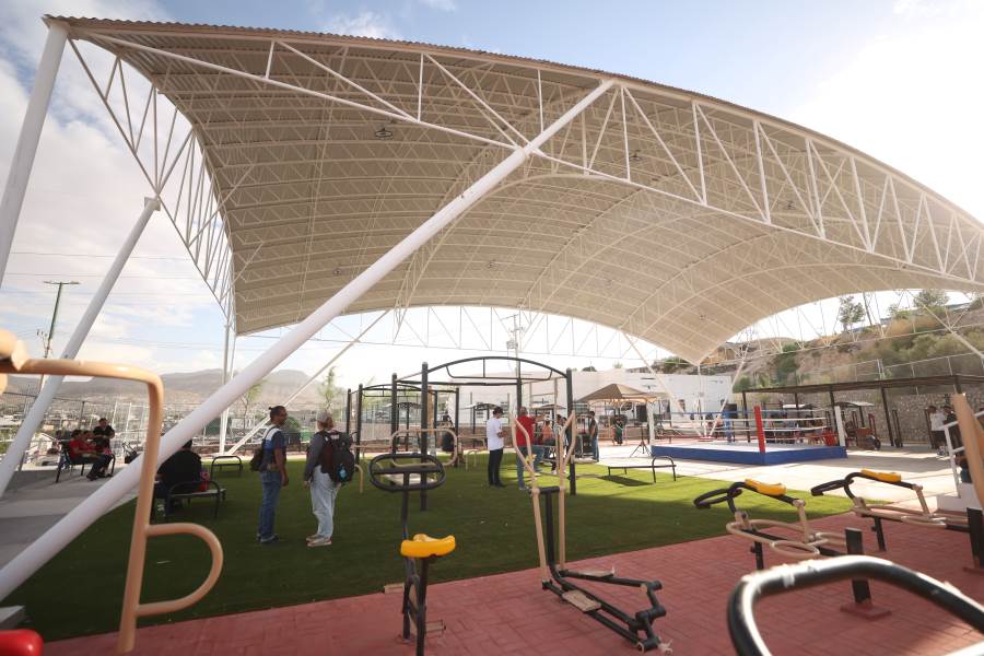 Entregan multideportivo "De las Calles al Ring" en la colonia Juanita Luna