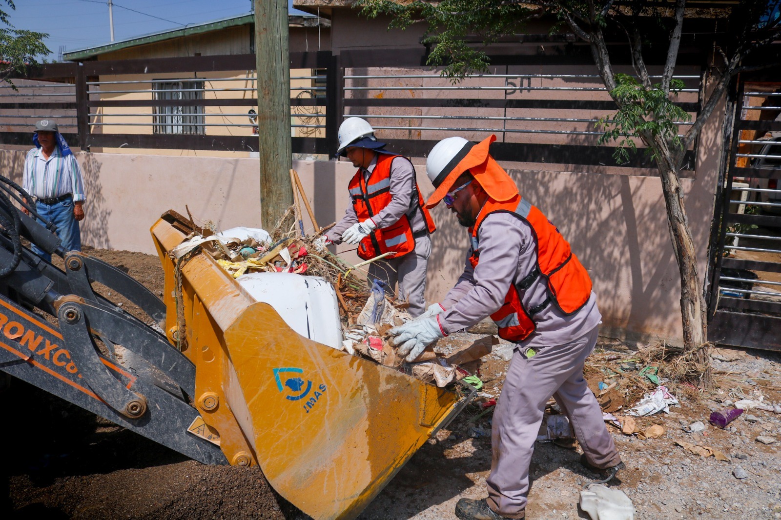 Refuerza JMAS acciones de limpieza en puntos afectados por lluvias.