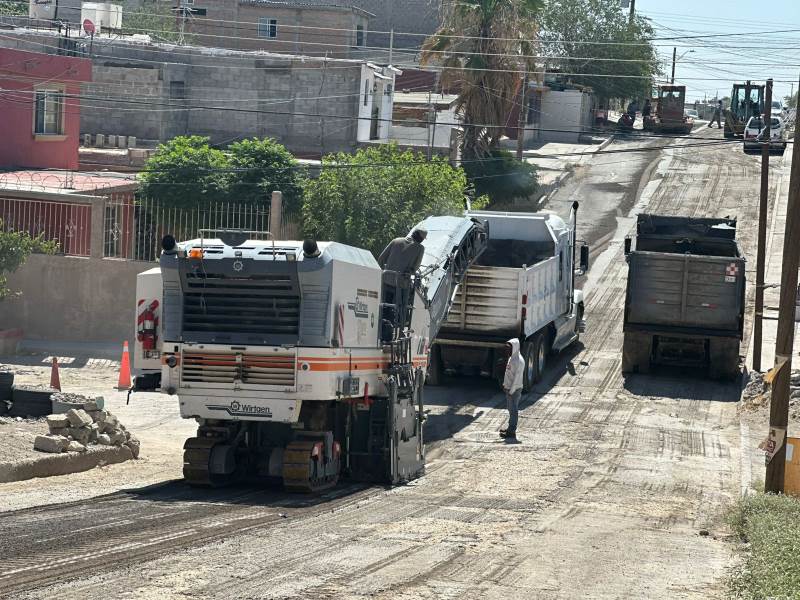 Arranca repavimentación de la calle María Martínez