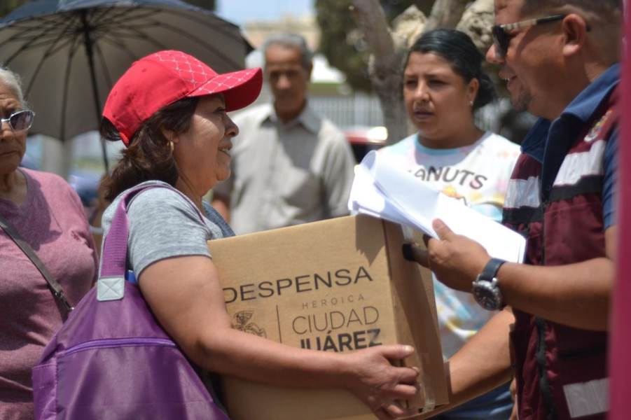 Continúa Desarrollo Social con entrega de despensas