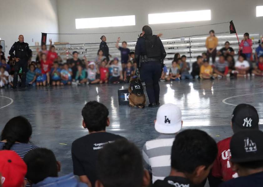 En segundo día de actividades participantes del Campamento de verano de la Policía Municipal conviven con grupos especiales