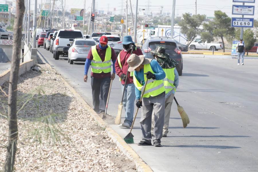 Mantienen operativo de limpieza en avenidas principales