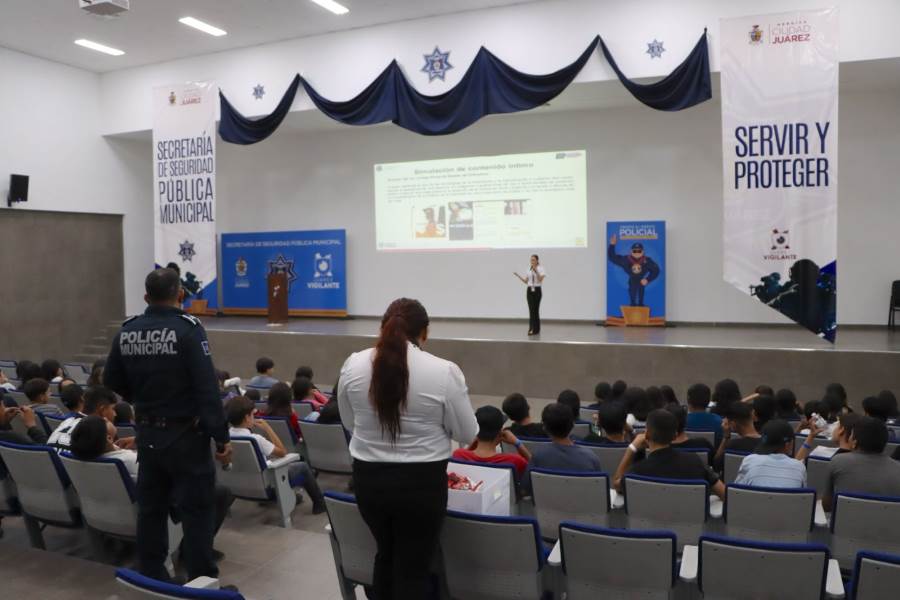Platicas y diferentes actividades de entretenimiento reciben niños en campamento de SSPM