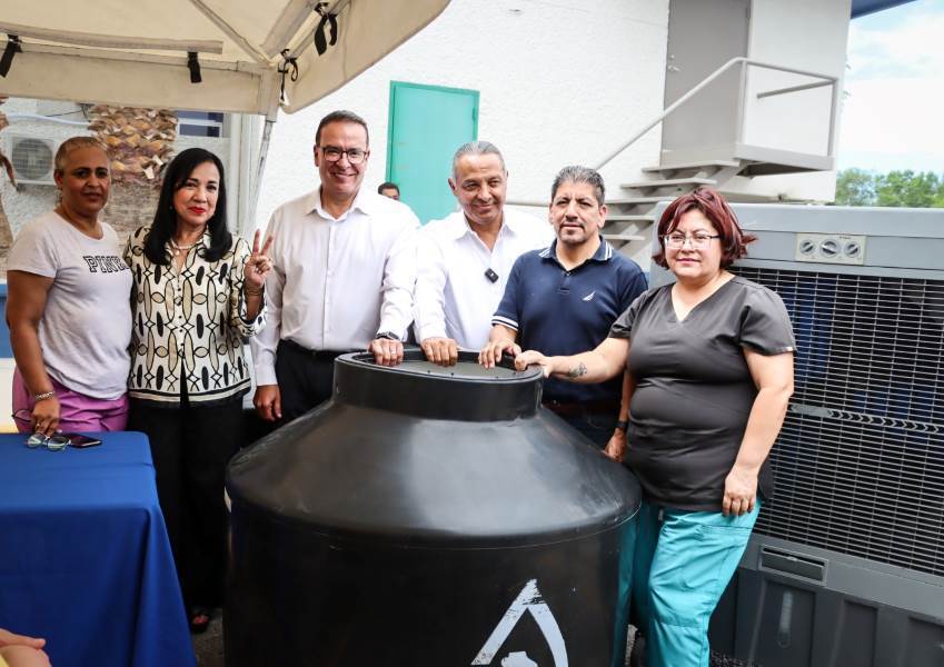 Entrega JCAS tinacos en Estancias Infantiles de Ciudad Juárez