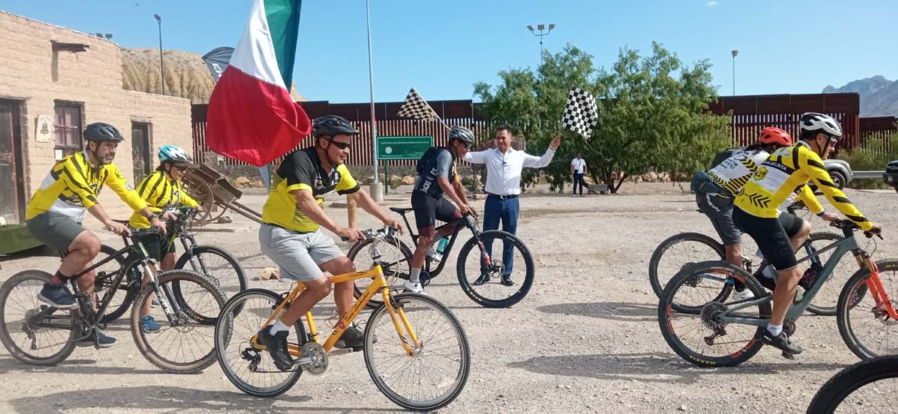 Sale de Ciudad Juárez la Cabalgata Ciclista rumbo a Parral