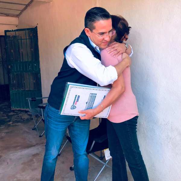 Entrega Coesvi escrituras casa por casa