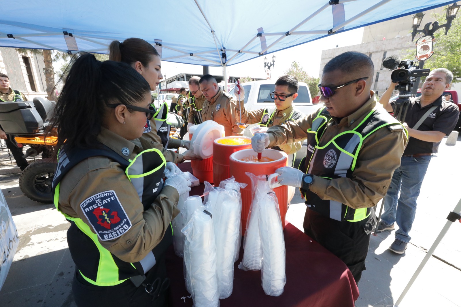 Inician campaña de hidratación en la zona del centro histórico.