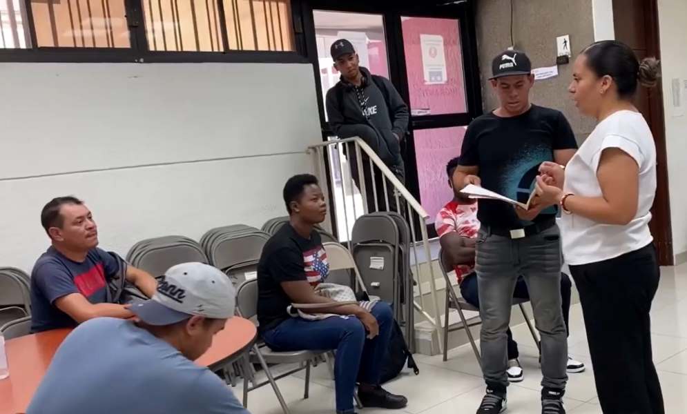 Colocan a migrantes en fuentes de trabajo