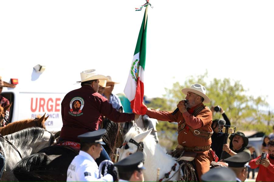 Alcalde dio el arranque de la Cabalgata Villista  en Juárez