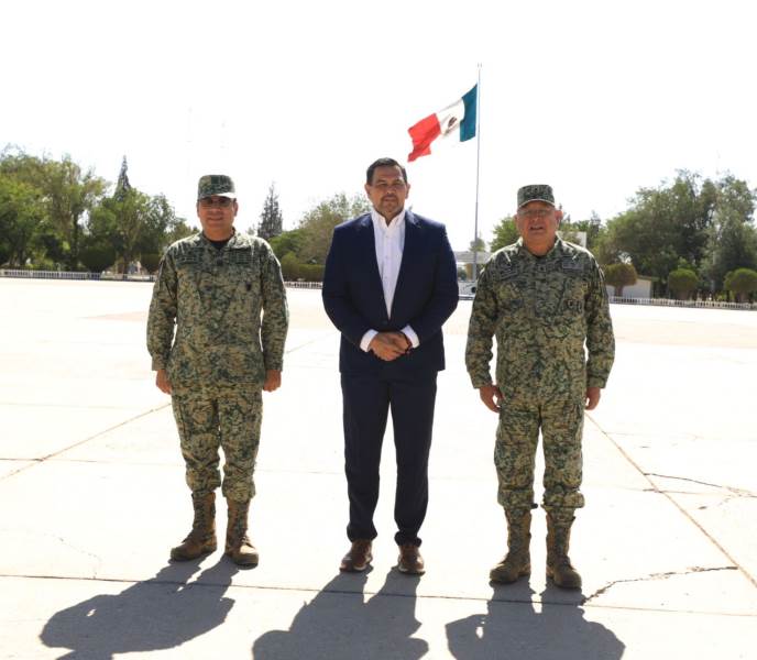 Sostuvo alcalde reunión de trabajo con autoridades militares