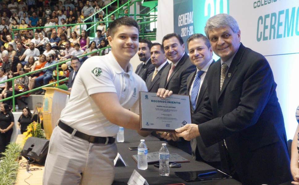 Se gradúan poco más de 11 mil alumnos del Cobach en todo el estado