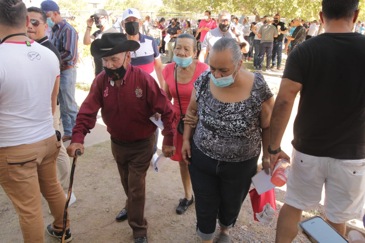 Documenta regidora primeras irregularidades en centro de votación