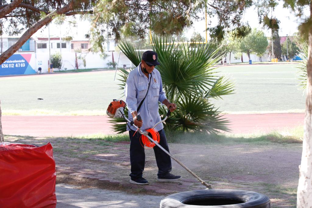 Limpia Servicios Públicos el Estadio 20 de Noviembre
