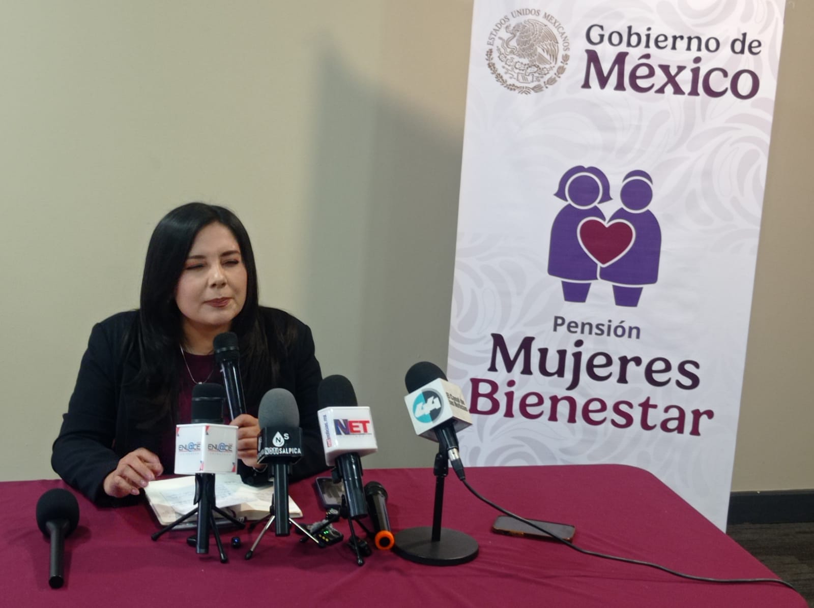 Llama Bienestar a registro para pensiones Mujeres Bienestar y de Adultos Mayores.