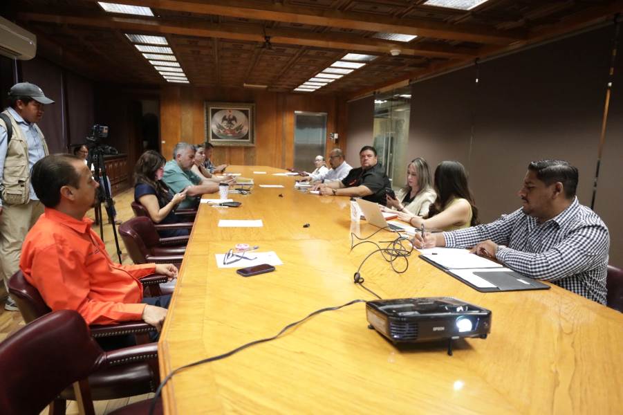 Piden fortalecer sanciones por tirar basura y realizar quemas a cielo abierto