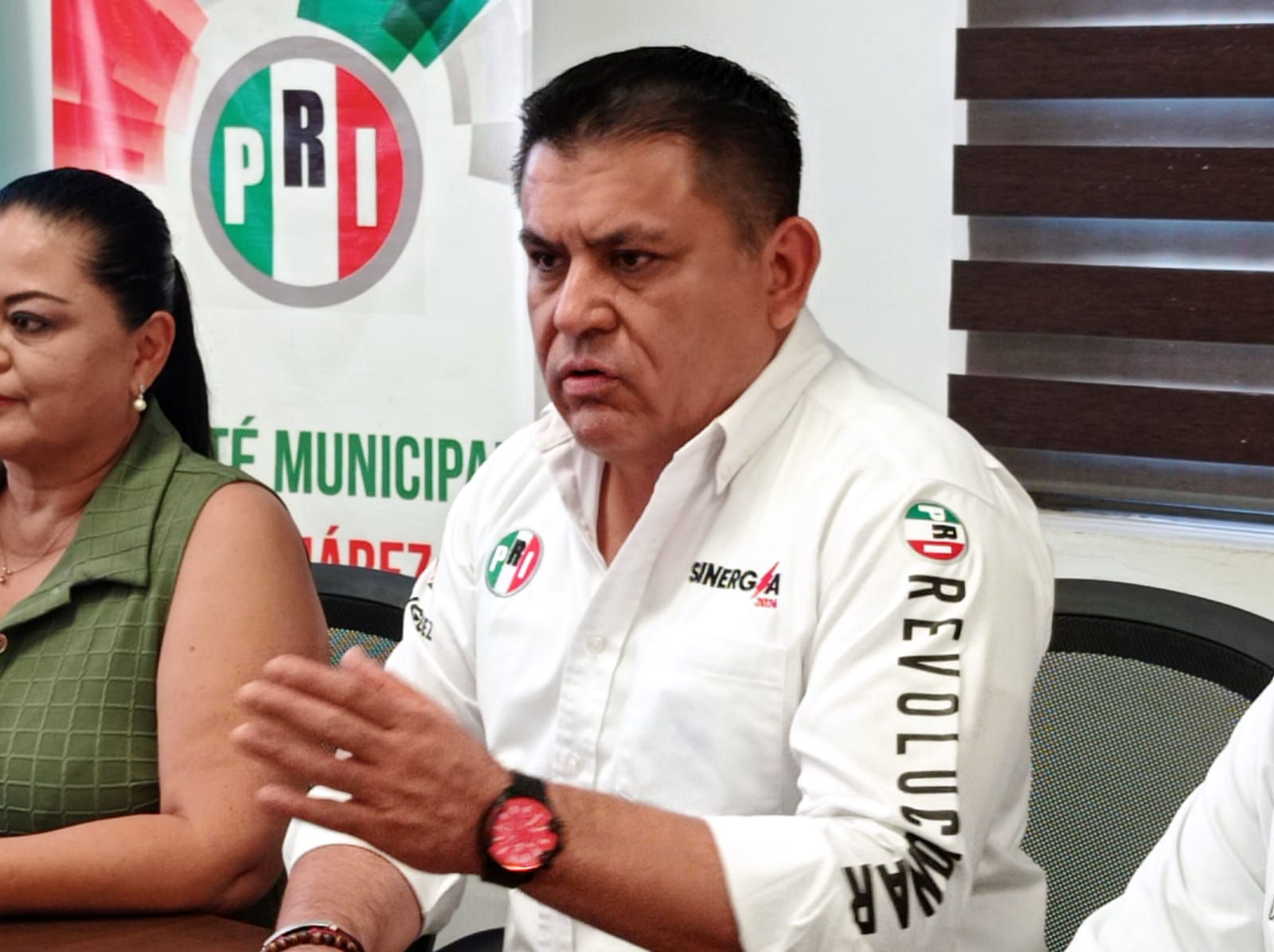 Federación debe ejercer la diplomacia y vigilar el respeto a los derechos humanos.