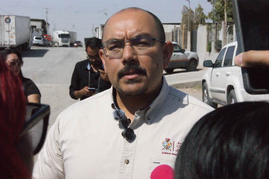 Notifican a dueño de predio por mala disposición de residuos.