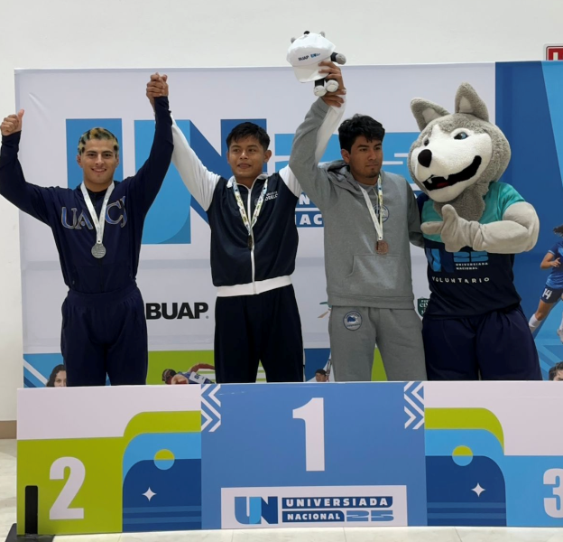 Indios luce en lucha universitaria y levantamiento de pesas