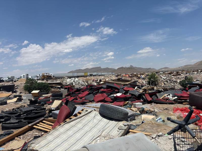 Clausuran basurero clandestino en el kilómetro 27 de la carretera a Casas Grandes
