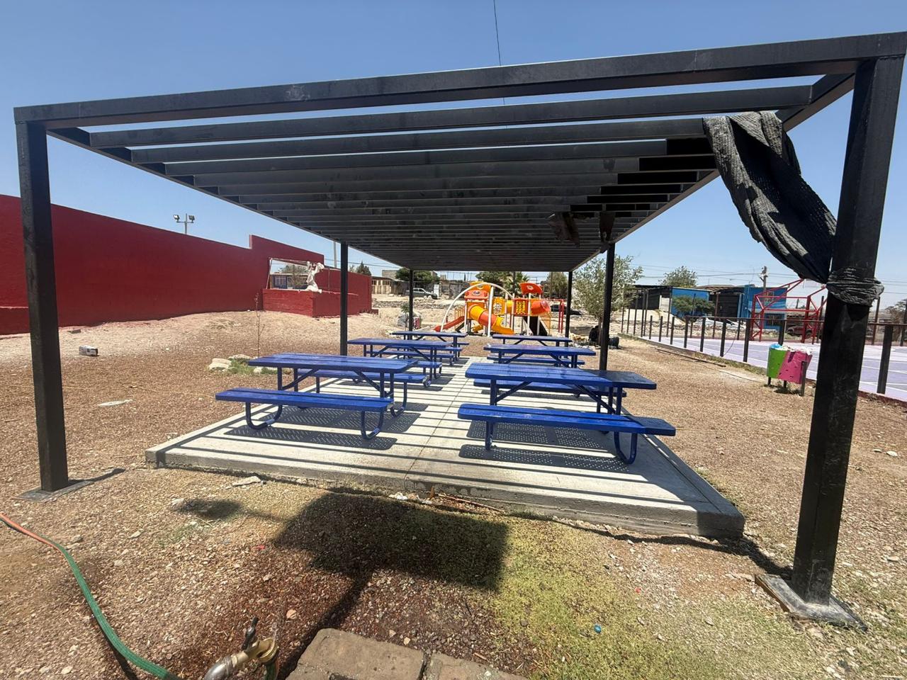 Avanzan trabajos de rehabilitación del Parque División del Norte.