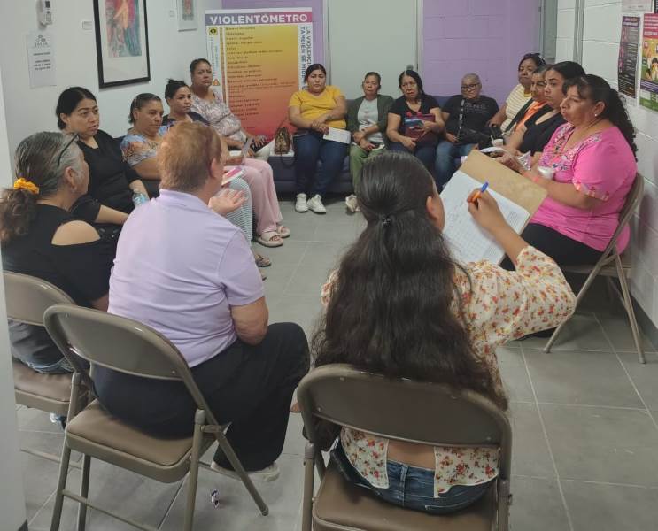 Reciben mujeres Platicas para la detección de violencia de género