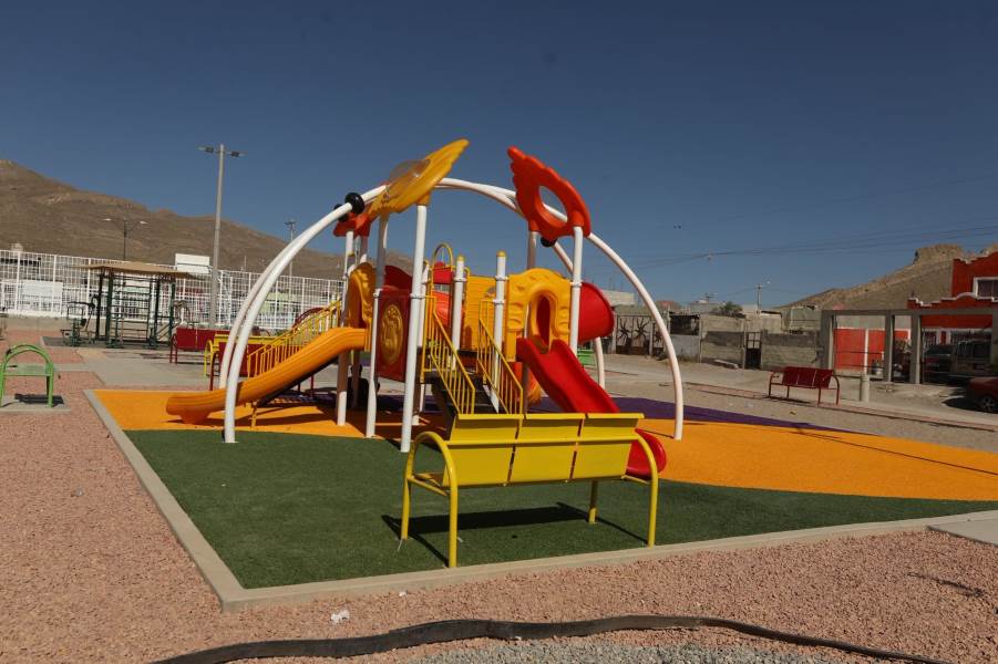 Rehabilitan parque en la colonia Vista de los Ojitos
