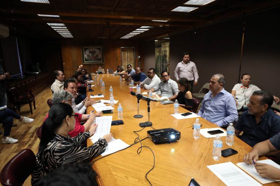 Regidores aprueban subsidio de 150 millones para escuelas públicas