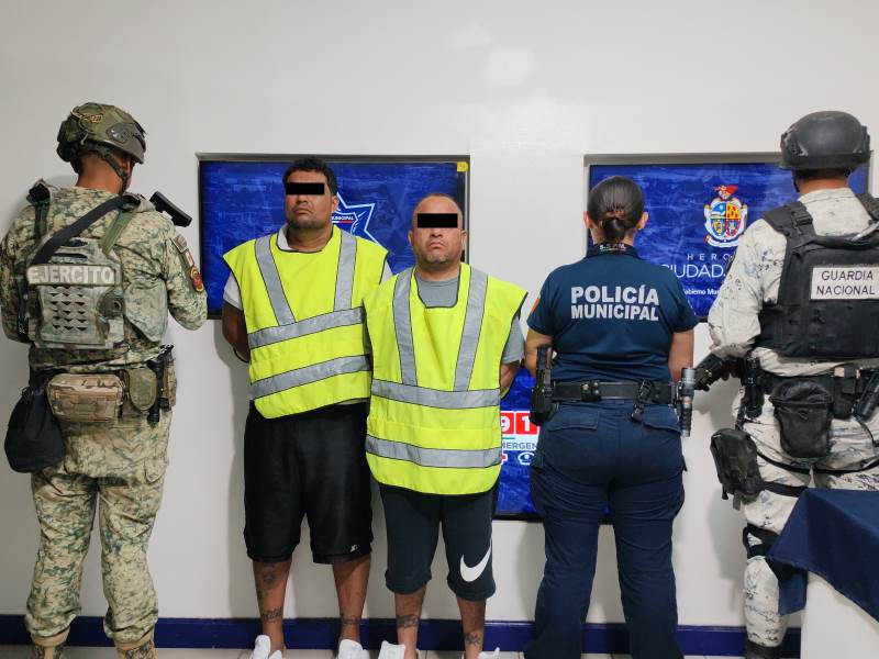 Detienen a tres hombres; dos son investigados por doble homicidio en Villa Colonial