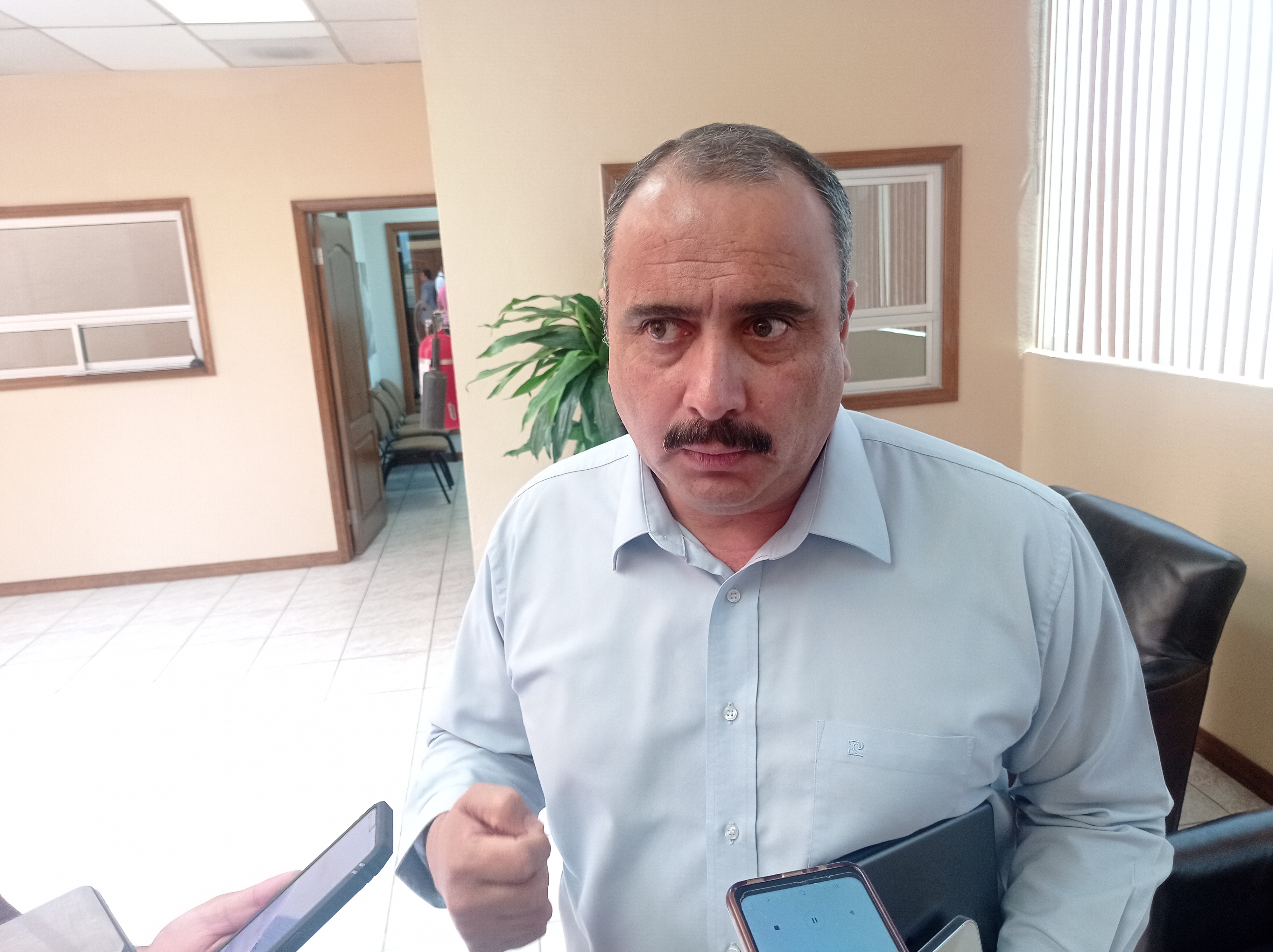 Desaceleración económica obliga a suspensión de labores en maquilas.