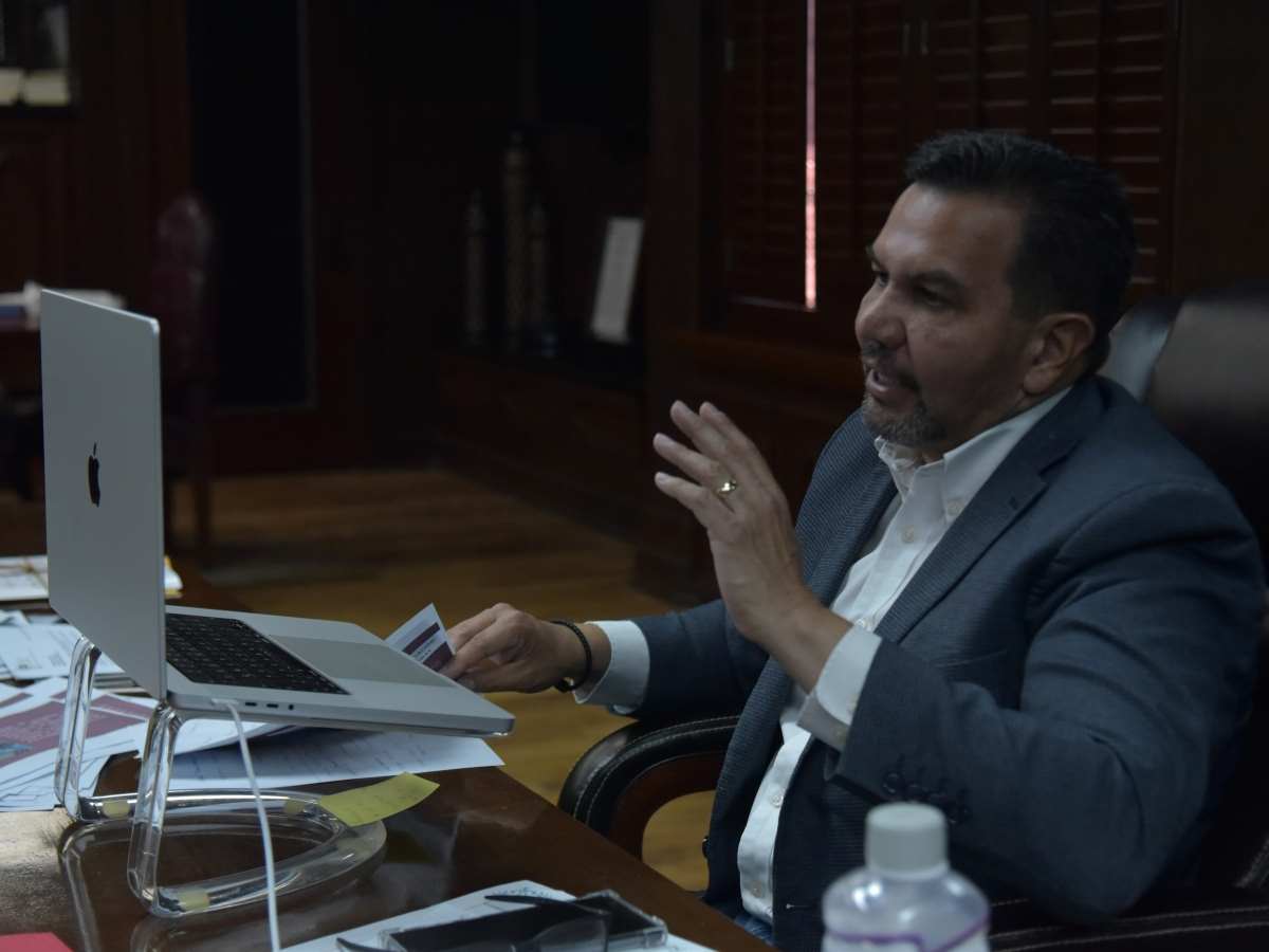 Destaca Alcalde ante funcionarios mexicanos el gran apoyo otorgado a escuelas en Juárez