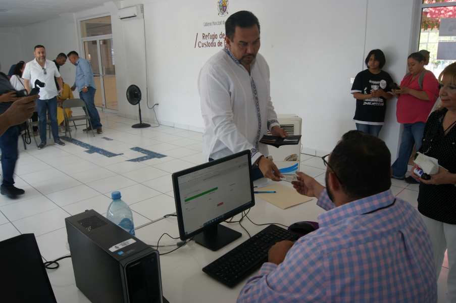 Presidente Municipal emitió su voto en jornada por el Presupuesto Participativo