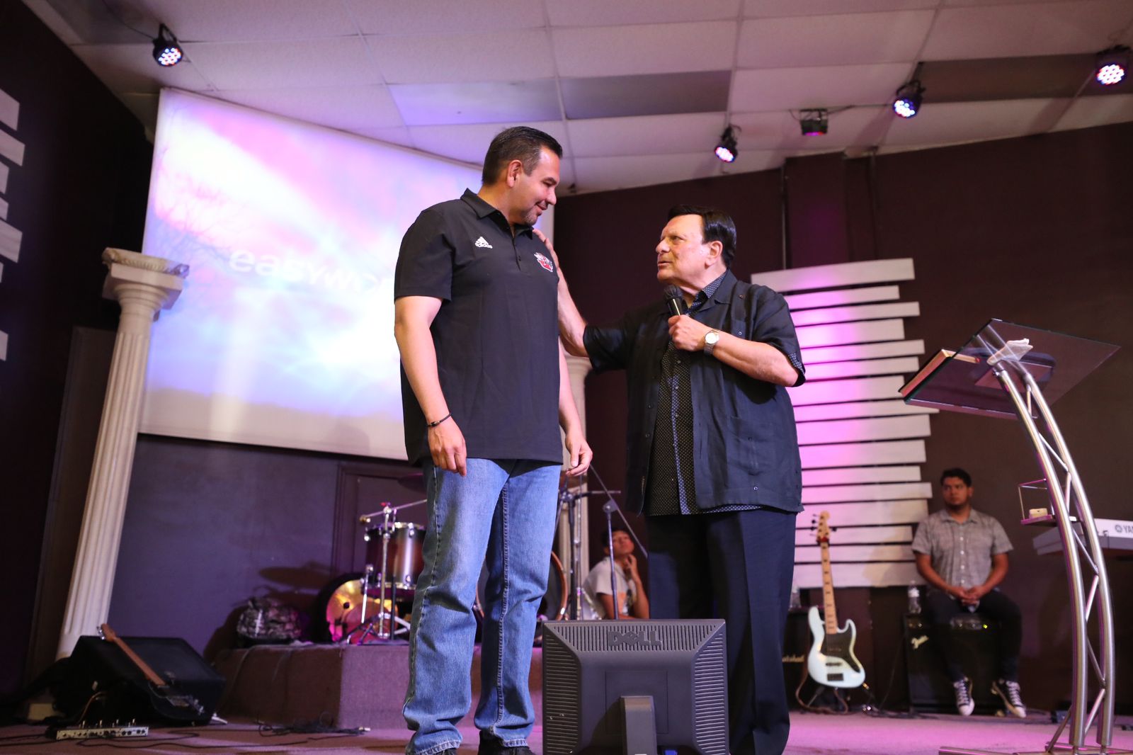 Exhorta alcalde a evangélicos a seguir trabajando por Juárez.