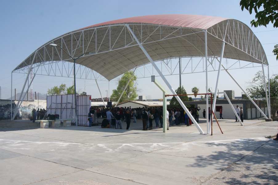 Entrega alcalde otro domo en escuela y recibe agradecimiento de estudiantes