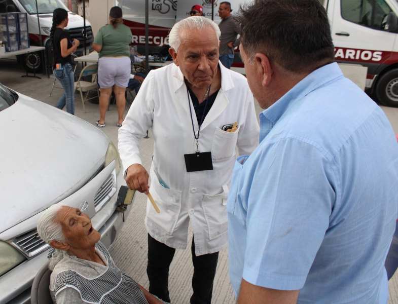 Médico a tu puerta atendió familias del poniente de la ciudad