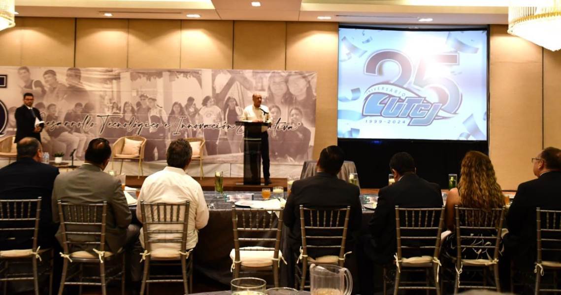 Reconoce secretario de Educación la labor de la UTCJ