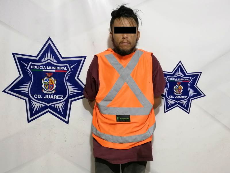 Arrestan a dos sujetos en posesión de un arma de fuego y más de media libra de cristal
