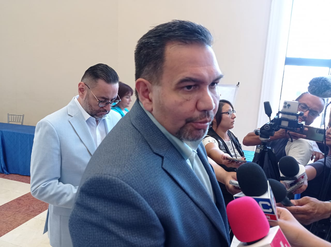 Pide alcalde reforzar vigilancia en las calles para prevenir accidentes.