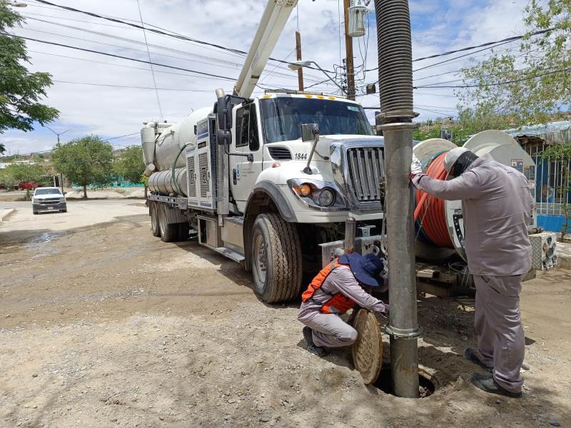 Tras lluvias la JMAS realiza operativo en el poniente