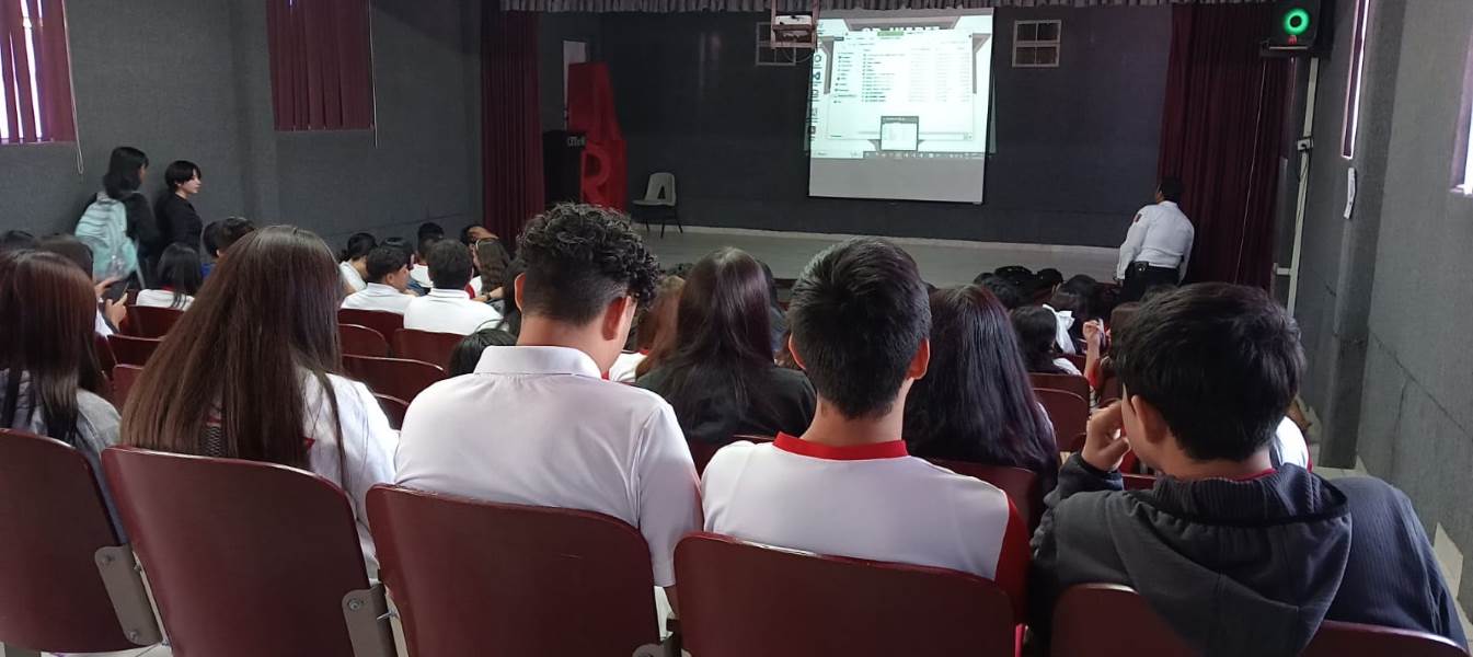 Imparten charla Jóvenes con Valor a 71 estudiantes del CETIS #61