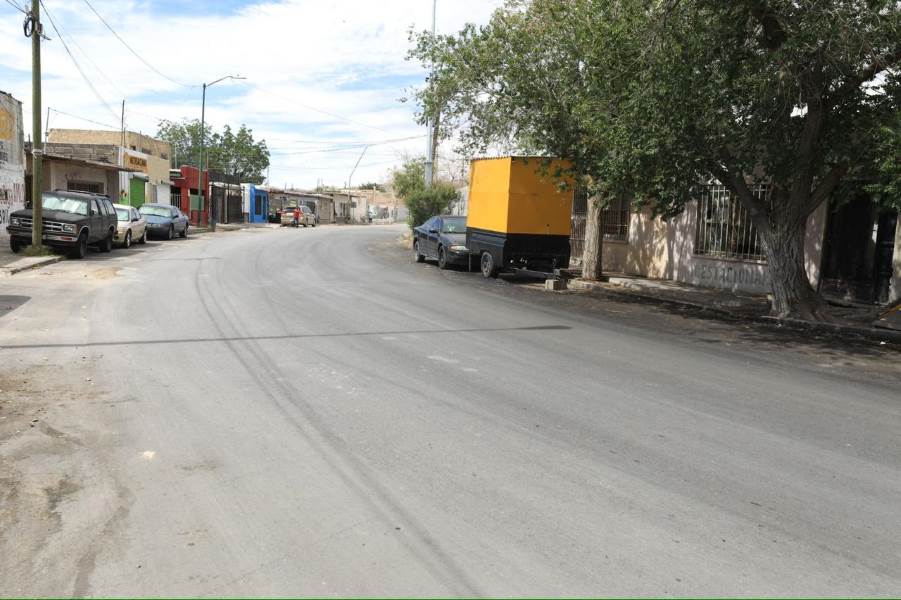 Trabaja Obras Públicas en la pavimentación de la calle Libertad