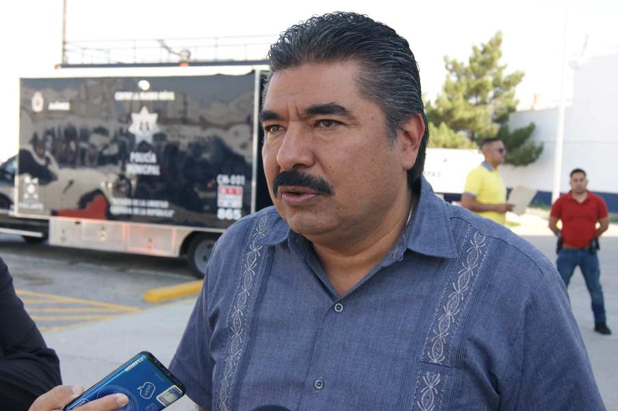 Controladores en semáforos permitirán la distribución del flujo vehicular en vialidades.