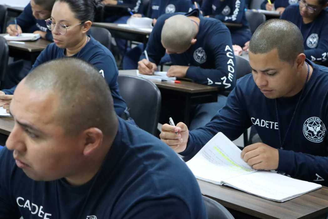 No registra academia de policía deserción de cadetes