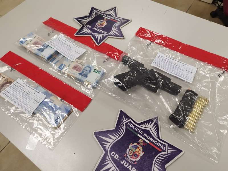 Arrestan a pareja que presuntamente se dedican a asaltar a usuarios de los bancos