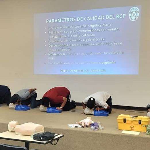 Certifican a salvavidas para seguridad en albercas