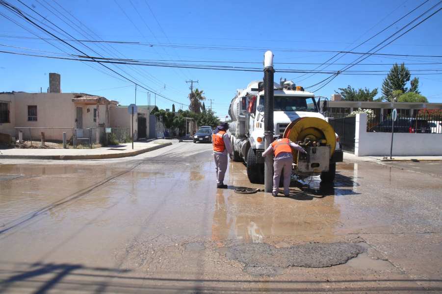 Reparó la JMAS fuga de agua por ruptura de tubería de la red general